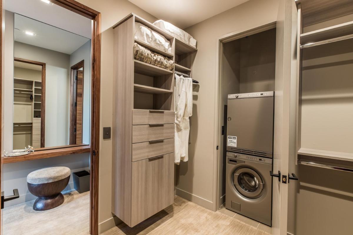Padre Canyon Residences - Double Masters and King Suite with Pool - Housity