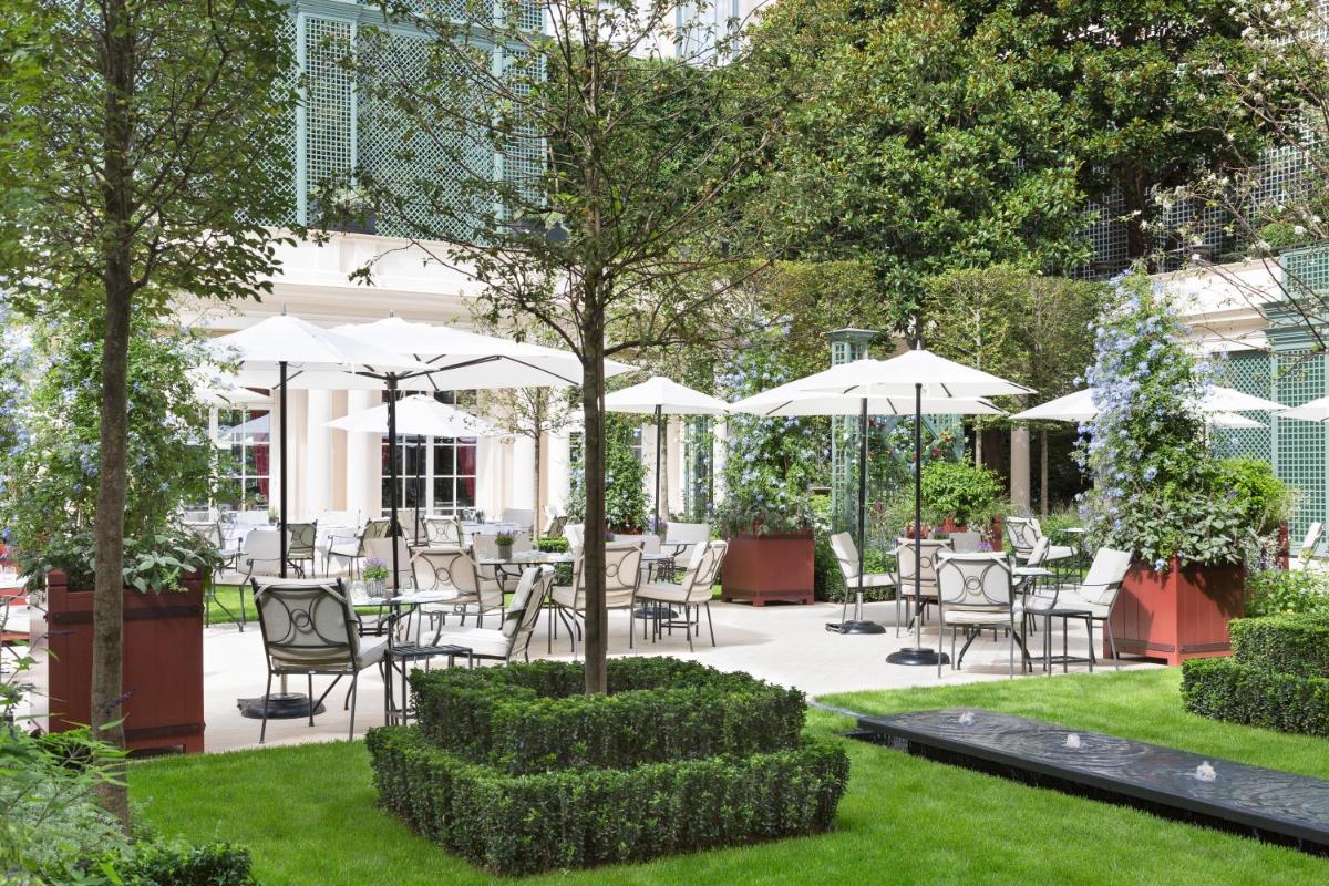 Jardin de l'établissement Le Bristol Paris, Oetker Hotels