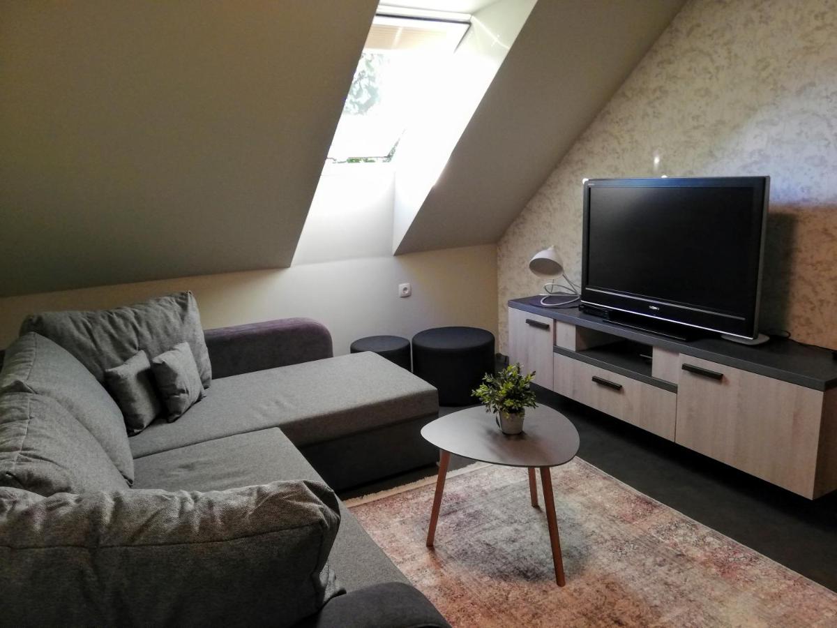 Suitetrails - Fajn Apartment