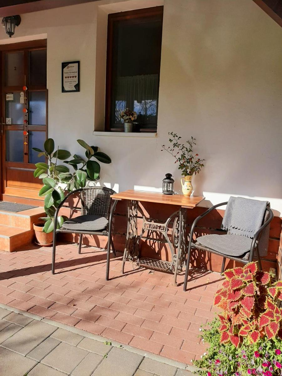 Bodza Vendégház - Apartmanház - Housity