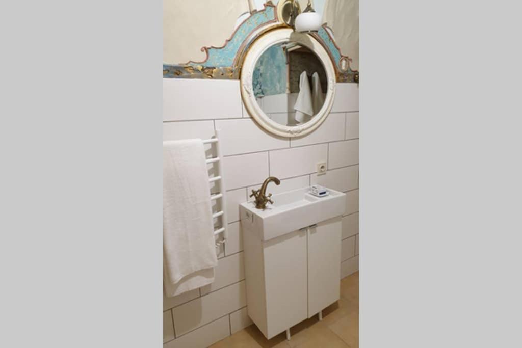 Beautiful one bedroom apartment in Vilnius old town - Housity