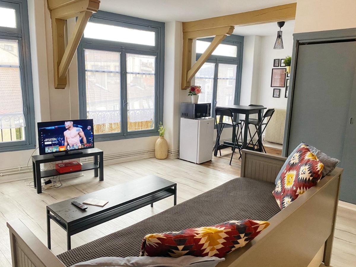 015 CHIC & COSY STUDIO 41m2 HYPERCENTRE WIFI SMART TV NETFLIX - Housity