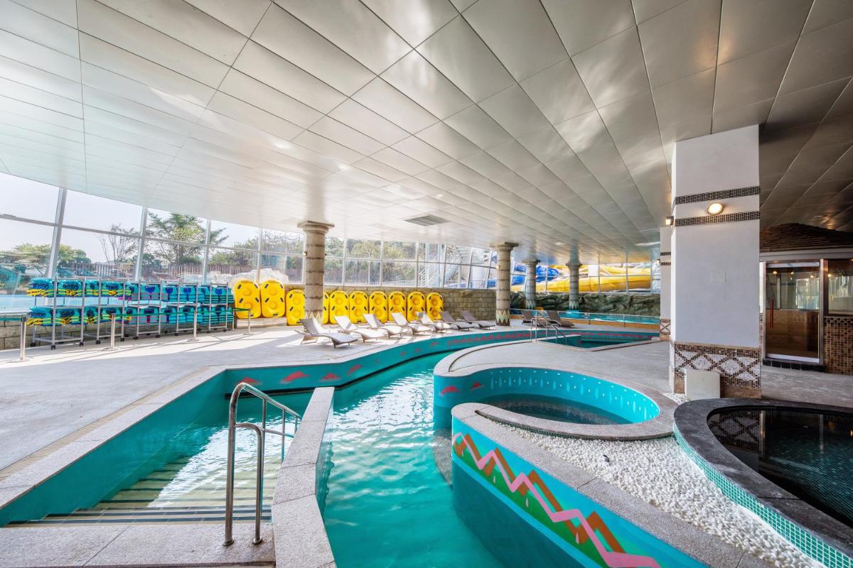 The Week & Resort - Housity