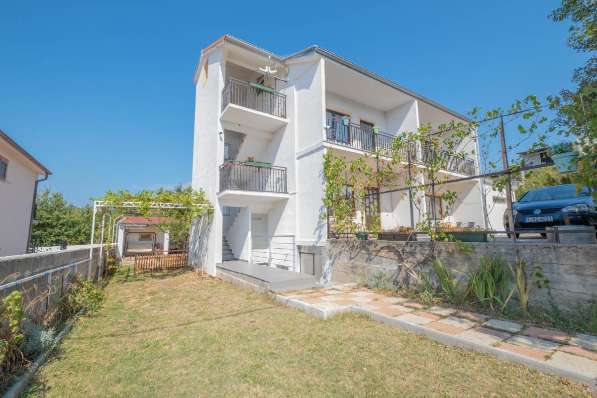 Apartman & Rooms Pejo - Housity