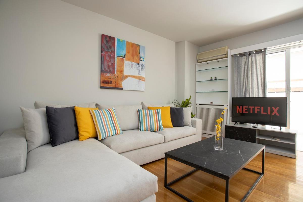 AthensBlues Kolonaki 2 Bedroom with Car Park - Housity