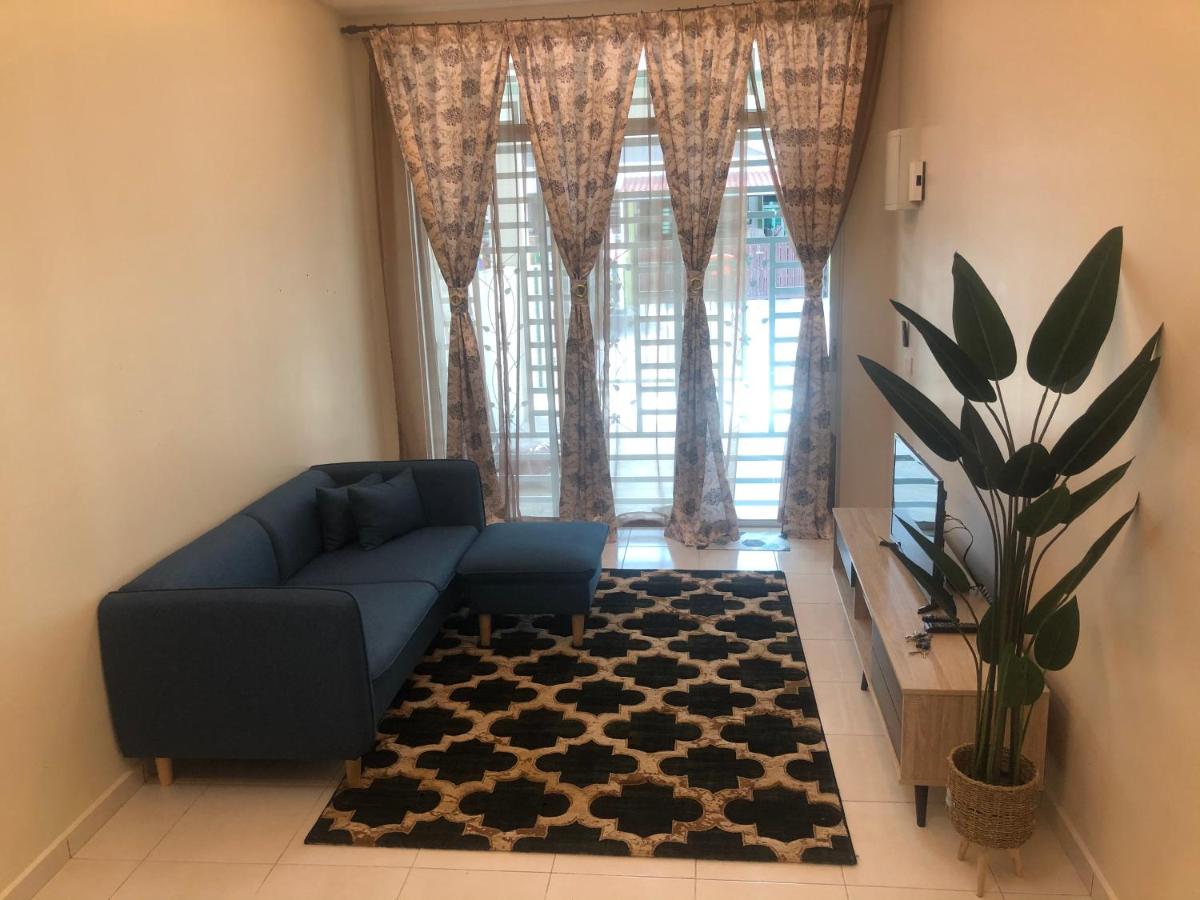 Suitetrails - SEROJA HOMESTAY
