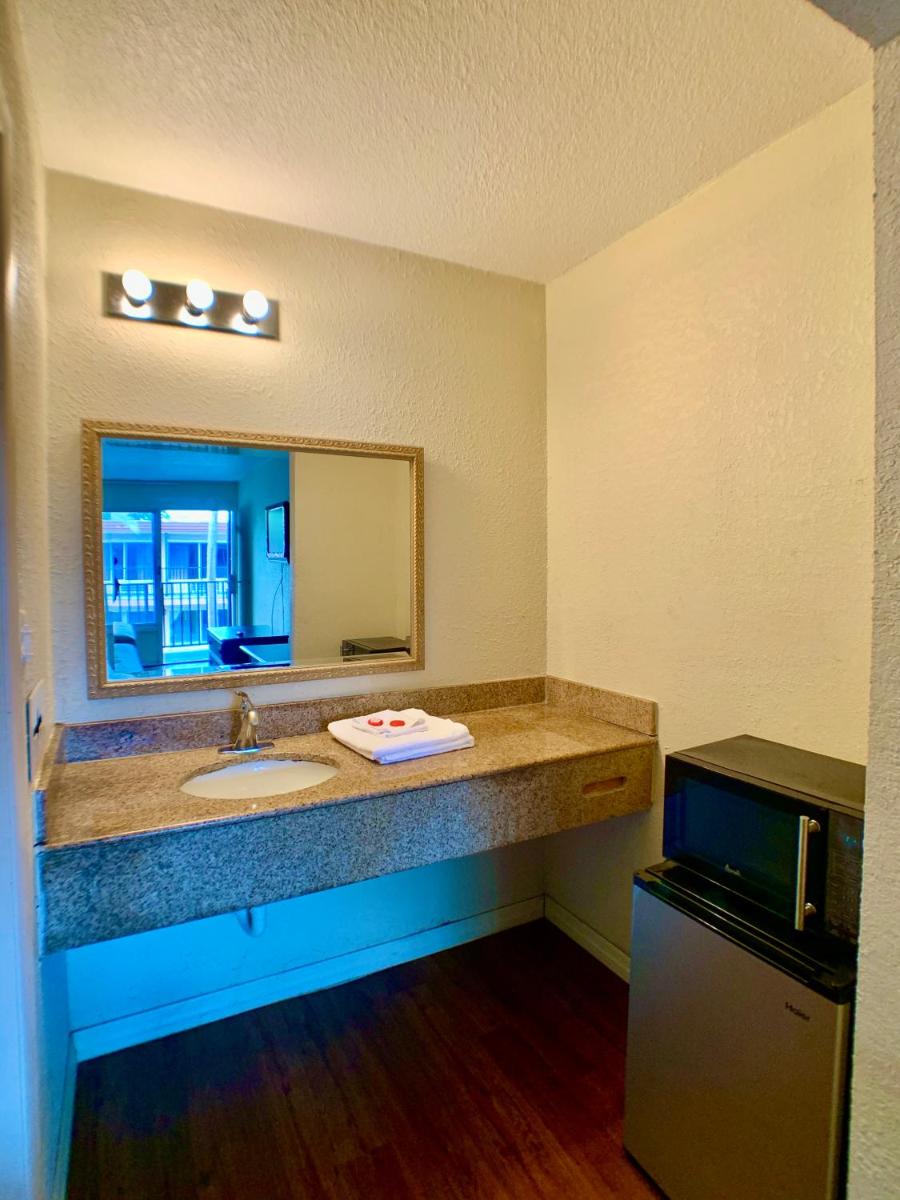 LA VISTA INN - Housity