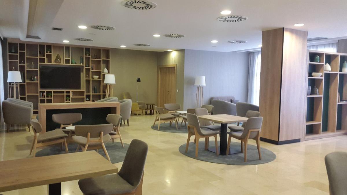 Zona de estar de Oroel Hotel & SPA