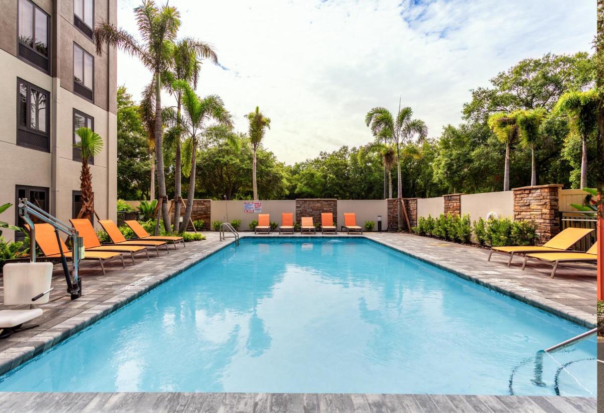Holiday Inn Express Tampa-Brandon by IHG - Housity