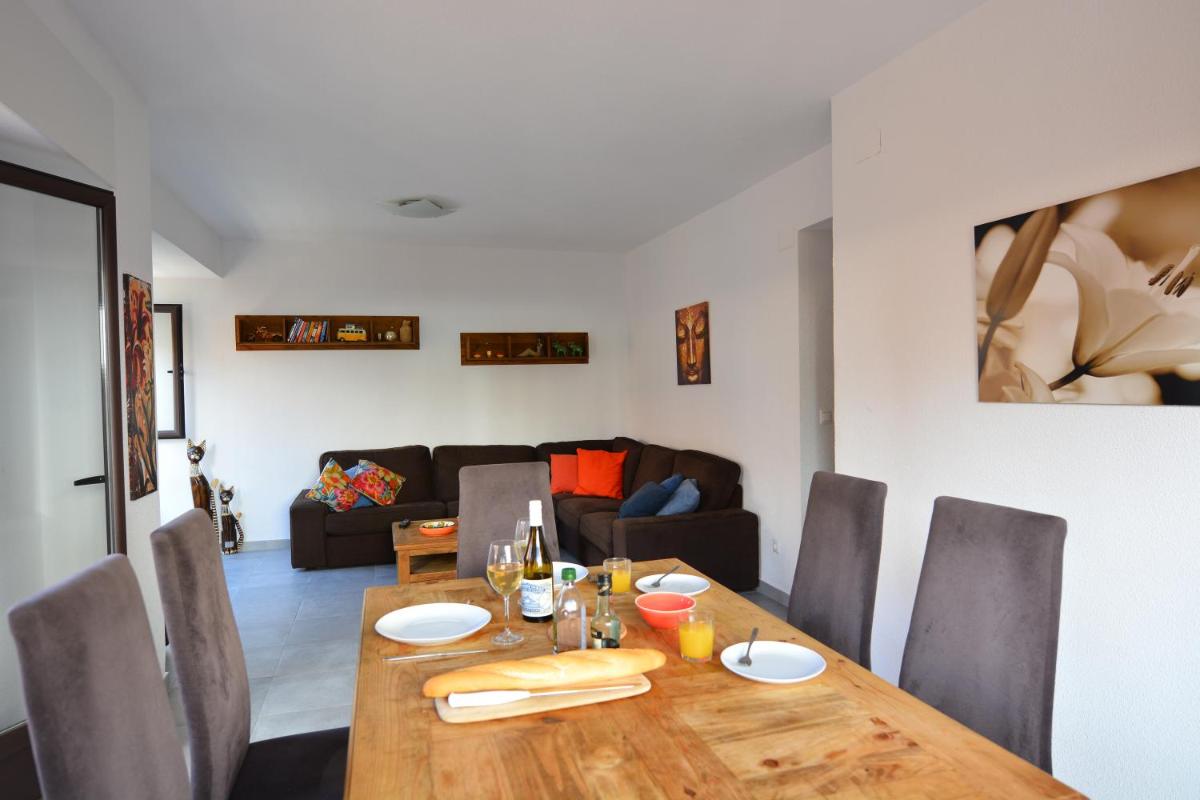 Suitetrails - Attractive City Center Apartment