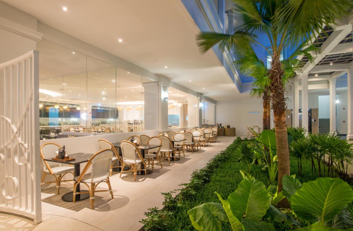 Centara Ao Nang Beach Resort & Spa Krabi - Housity