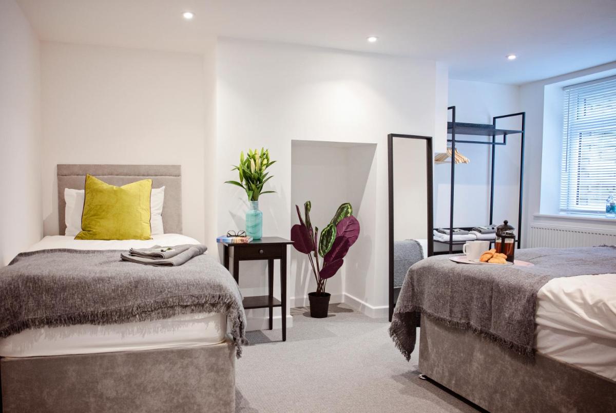 The Dragon's Den - Housity