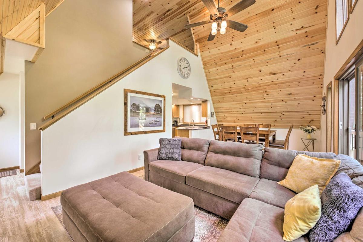 Rock River Waterfront Cabin Dock and Game Room! - Housity