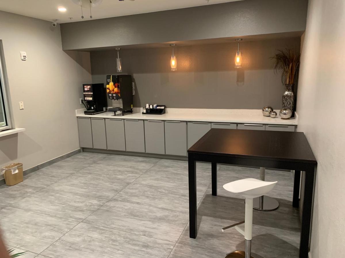 Crystal Inn - Sugarland - Housity