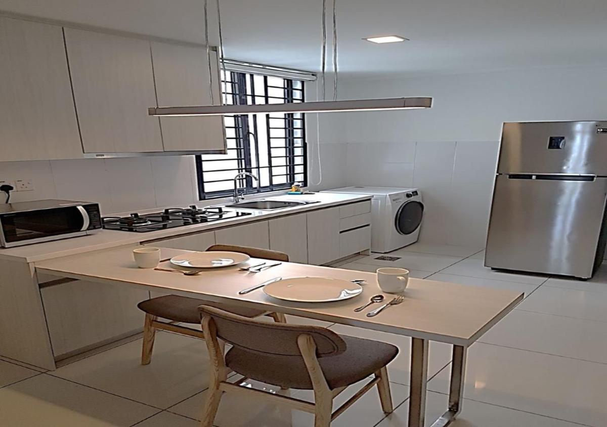 Suites at 1Tebrau - Housity