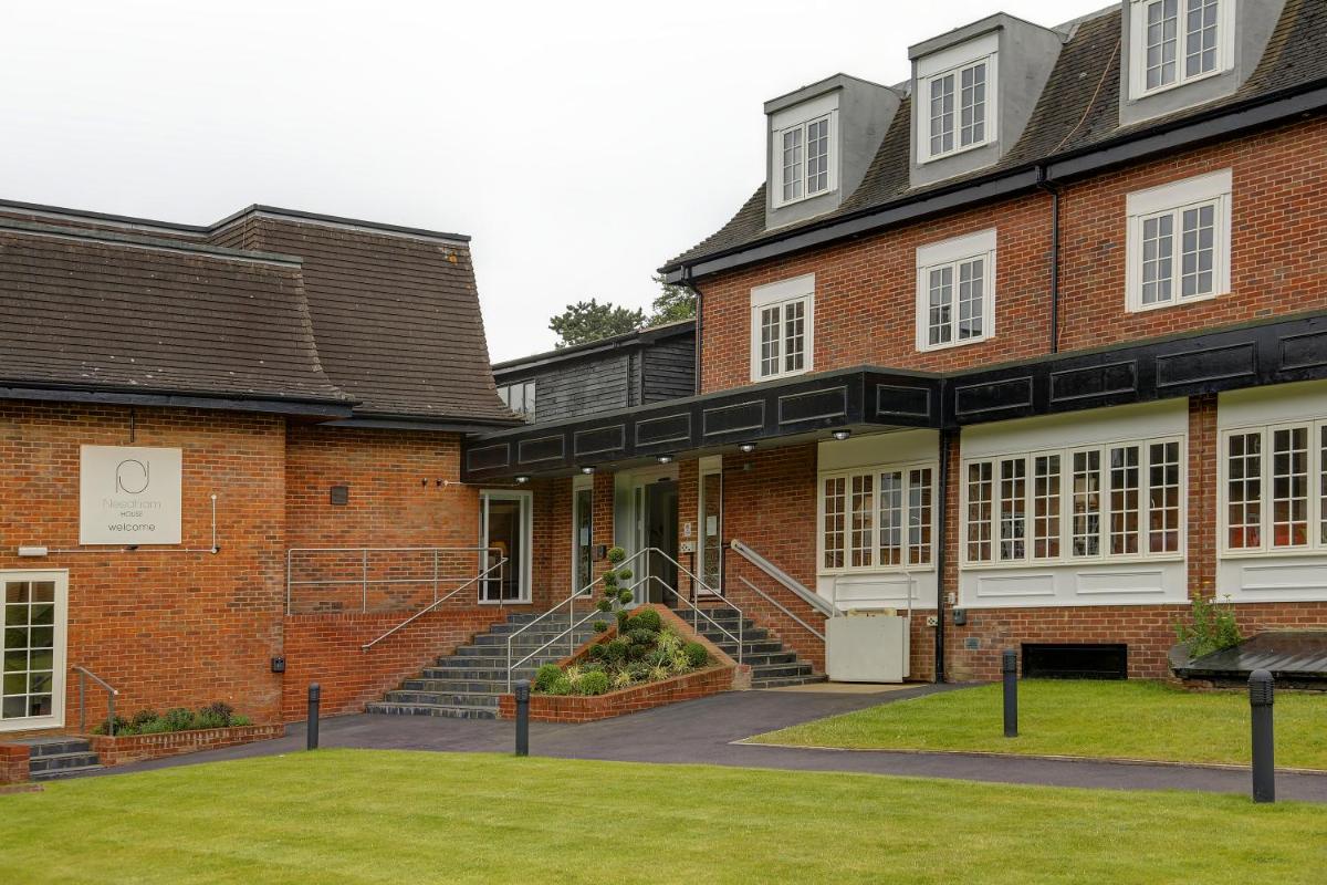 Needham House - Housity
