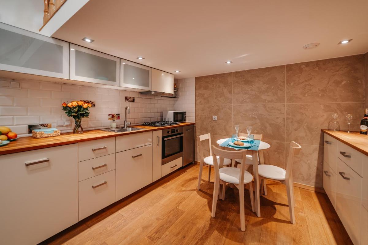 ALPARI apartments - Housity