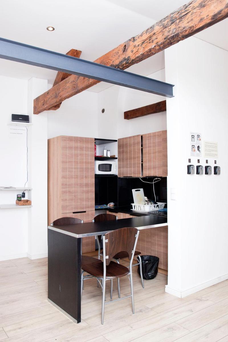 Old Town Mystery- - Housity