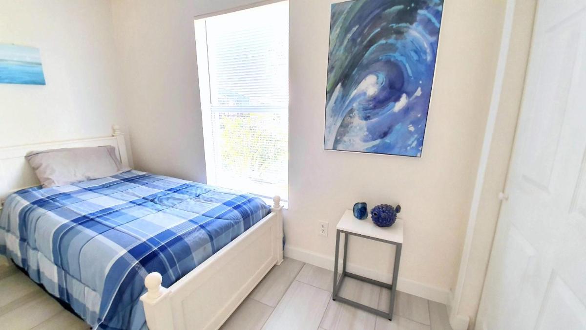 !NEW! Villa Surfside - Housity