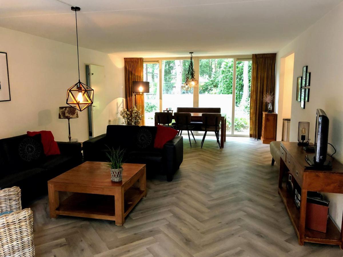 Bungalow met uitzicht op eigen bos - Housity
