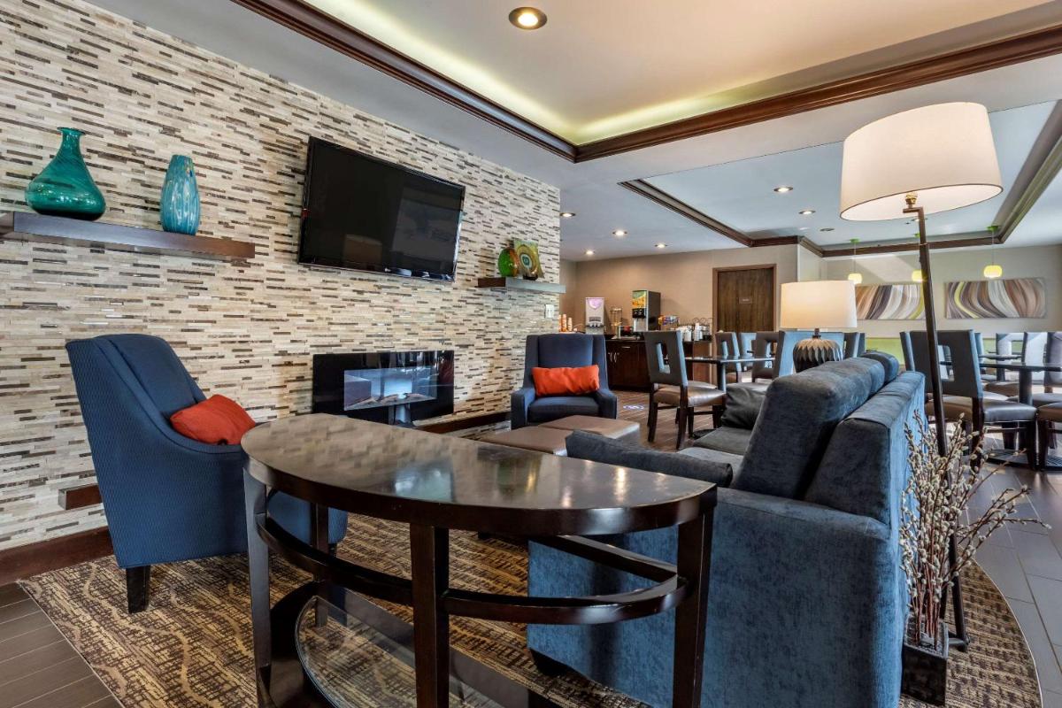 Comfort Inn & Suites Butler - Housity