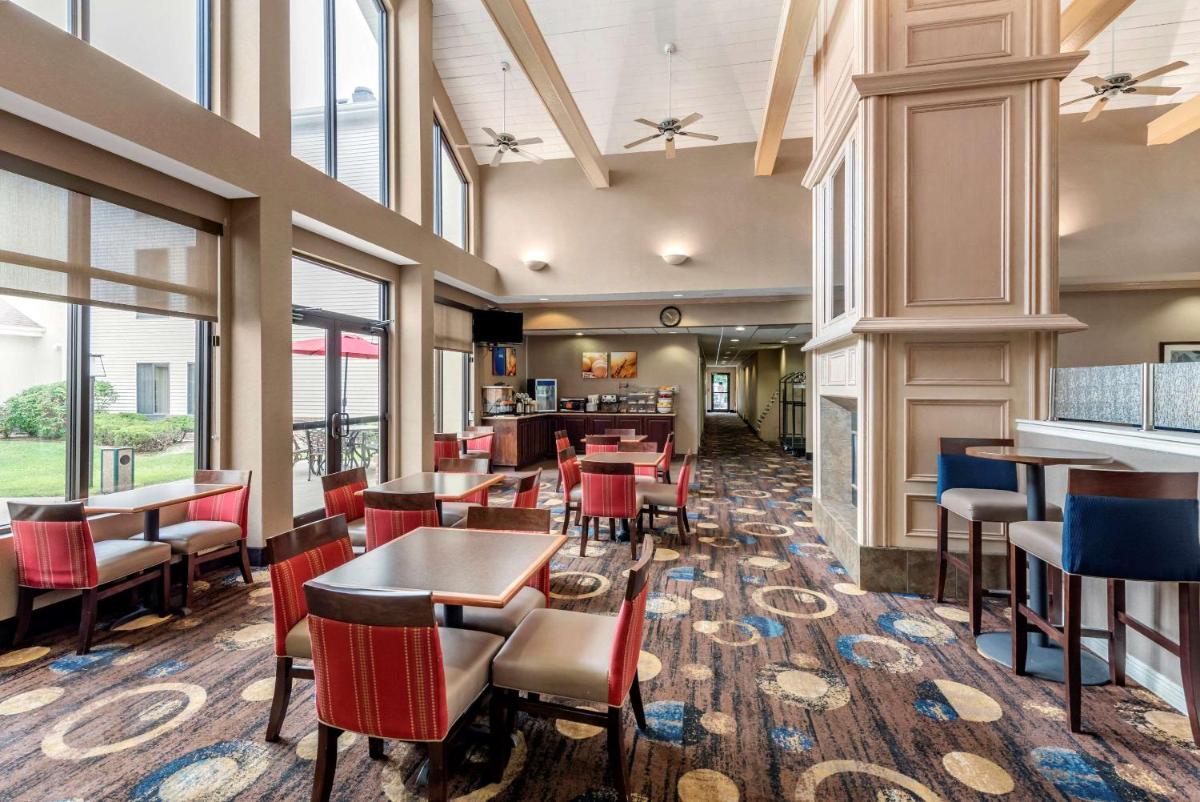 Comfort Inn & Suites Warsaw near US-30 - Housity