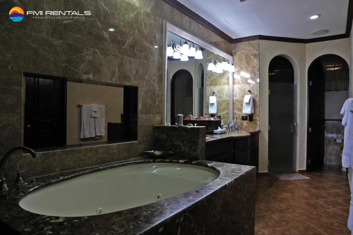 Suitetrails - Esmeralda #803 by FMI Rentals