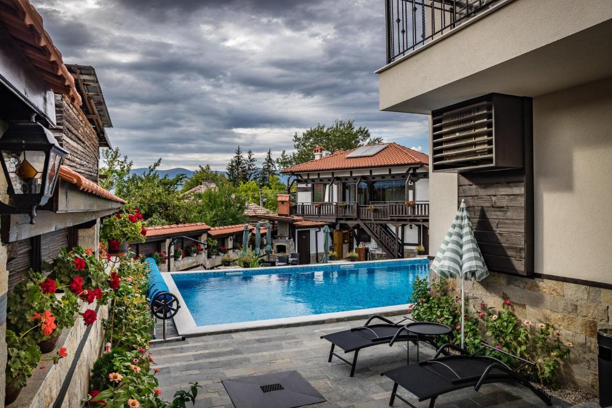 Seven Springs Hotel - Housity