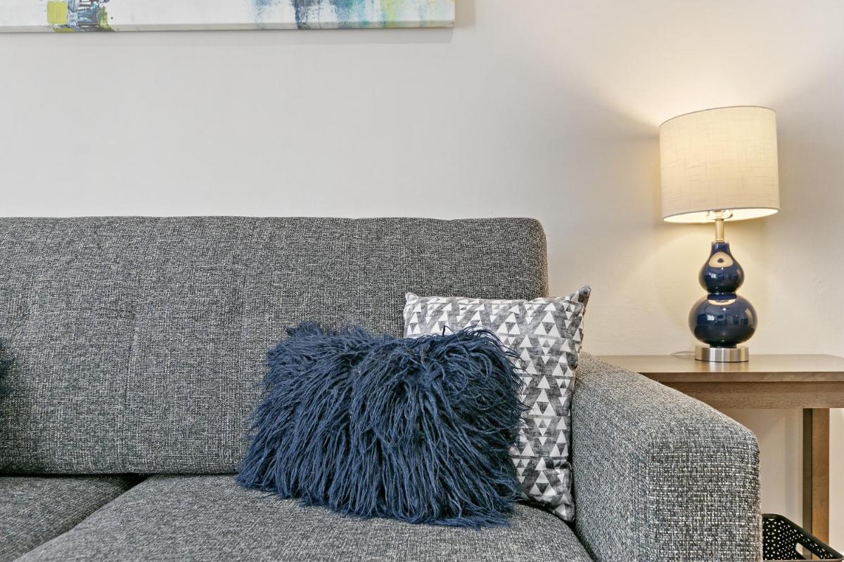 1BR Lively & Rejuvenating Apt in Prime Location - Roscoe 2M - Housity