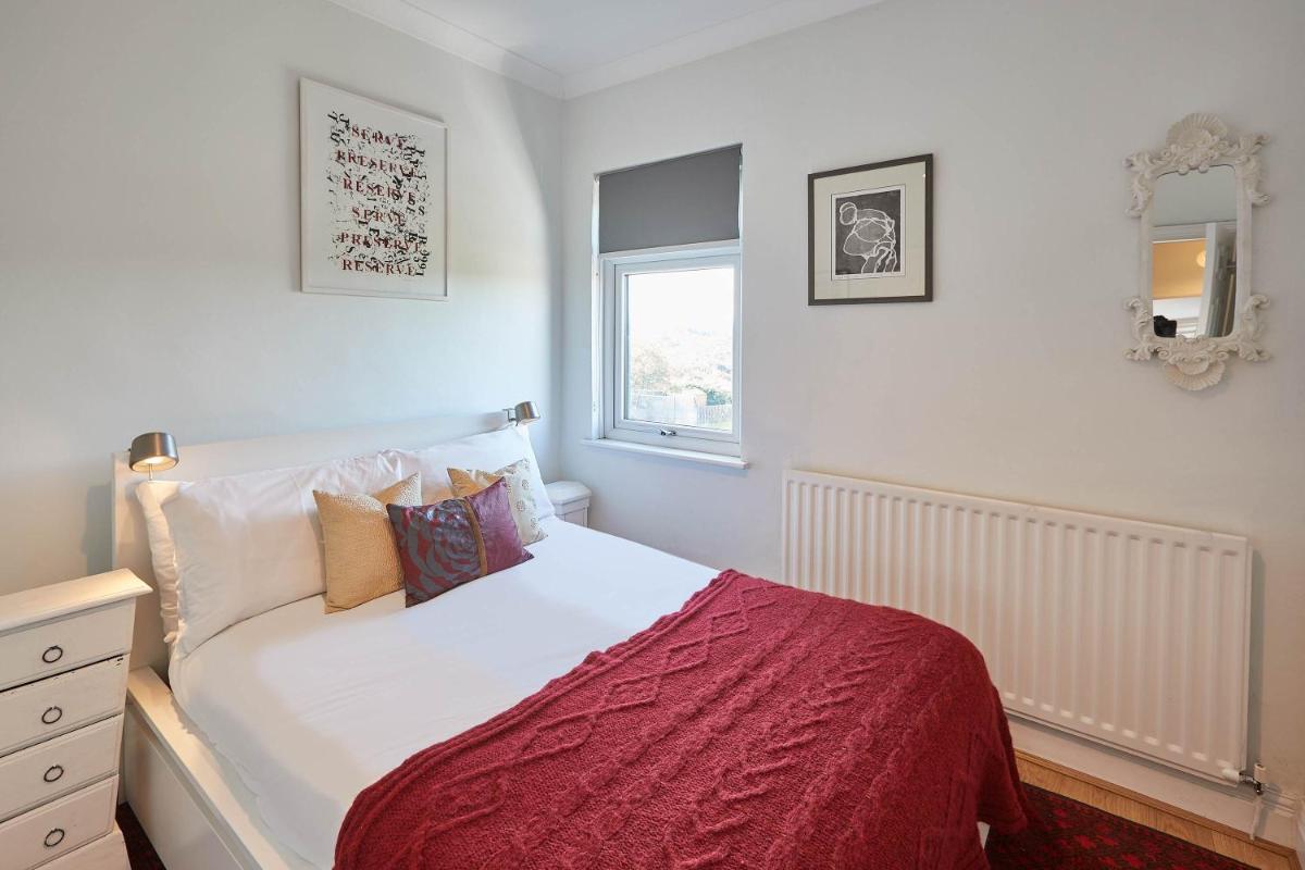 Host & Stay - Artist House - Housity