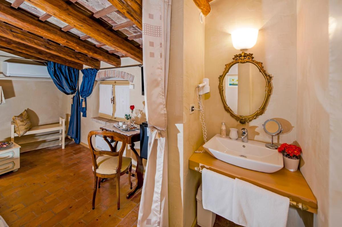 Residence PORTA ANTICA Centro Storico - Hizvo