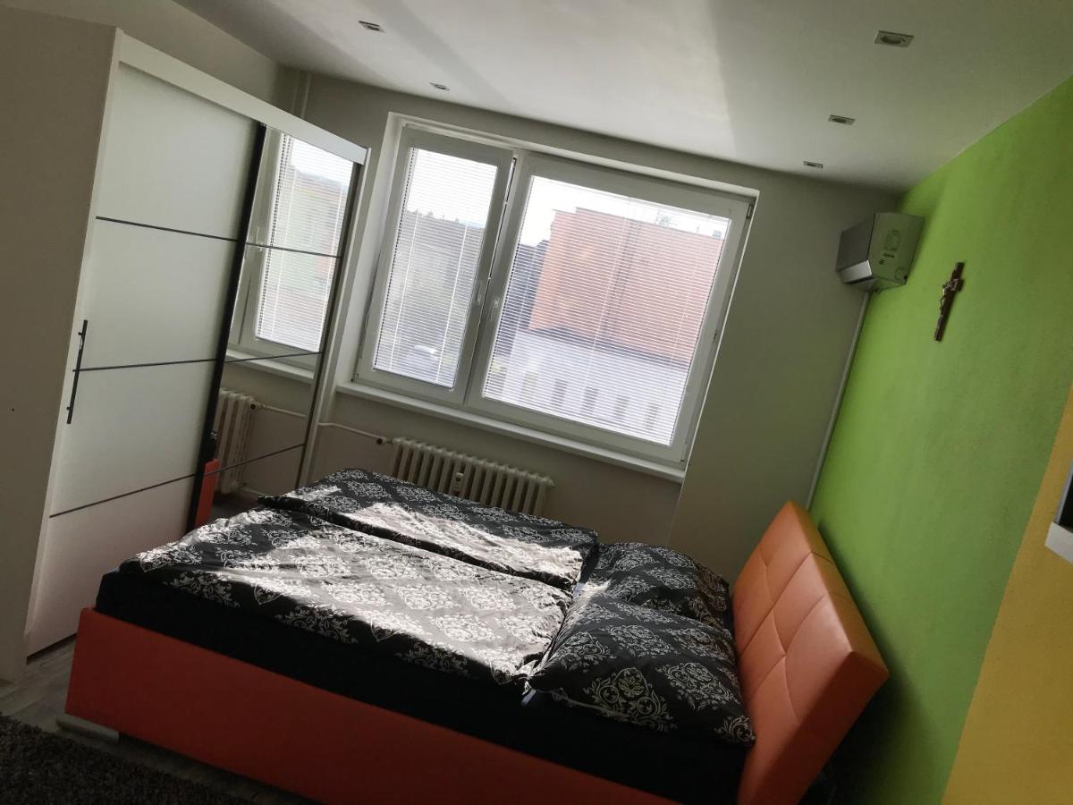 Apartmán v úplnom centre - Housity