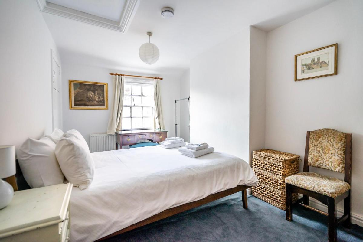 6 Monkbar Court - Housity