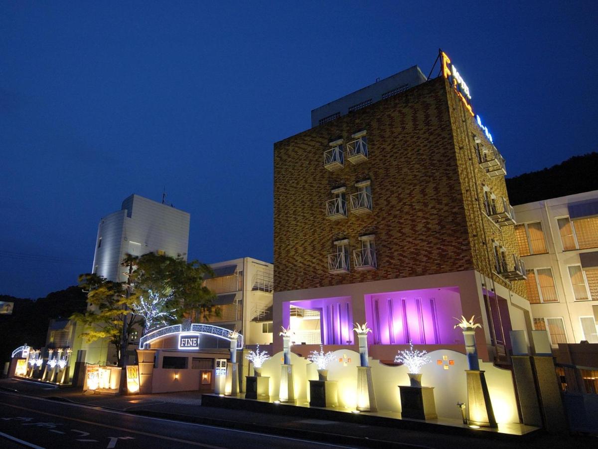 Hotel Fine Misaki - Housity