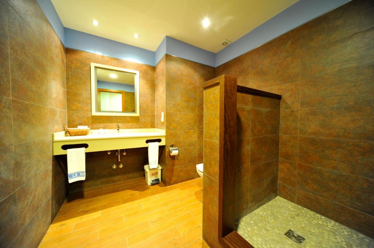 Un baño de Hotel La Morera