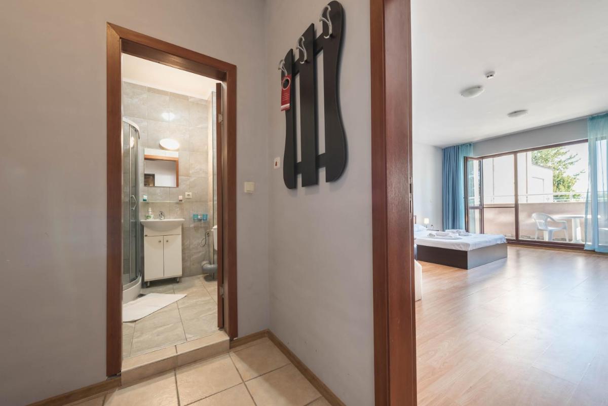 1-st Line Izvora Sea View Apartments on Golden Sands - Hizvo