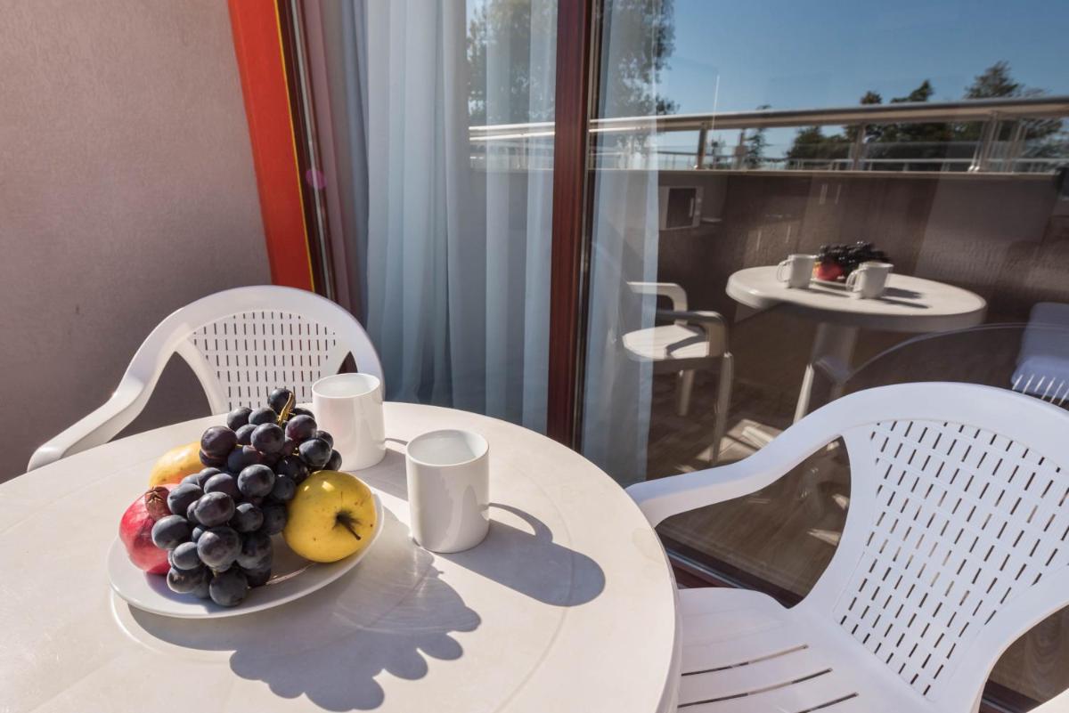 1-st Line Izvora Sea View Apartments on Golden Sands - Hizvo