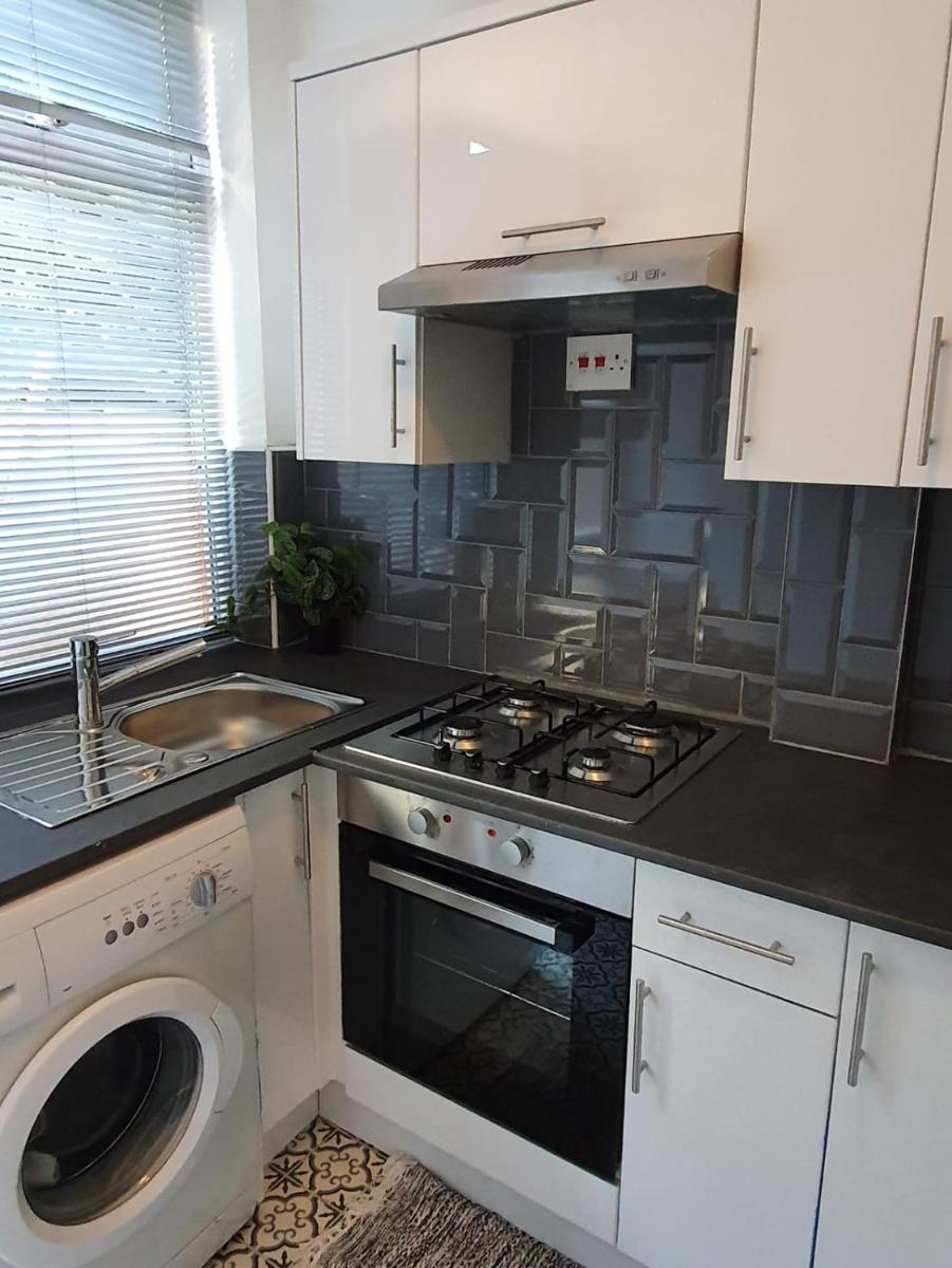 Next to Aintree Golf Course - Housity