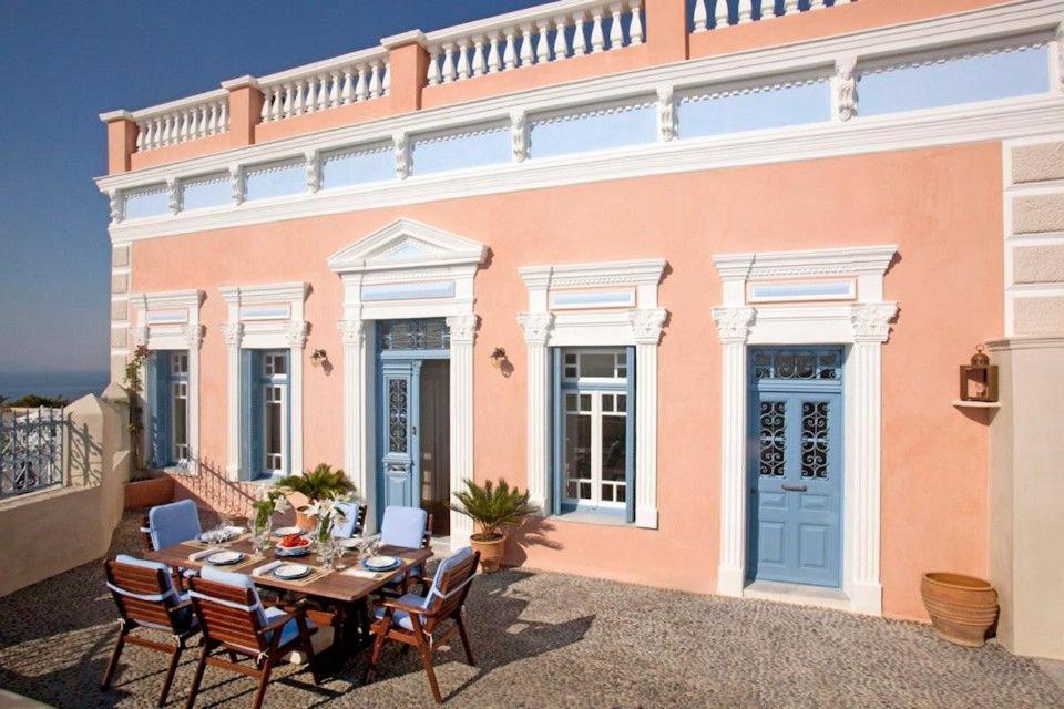 Luxury Santorini Villa Sunset Villa Jacuzzi Panoramic SunsetSea View 4 BDR Oia - Housity
