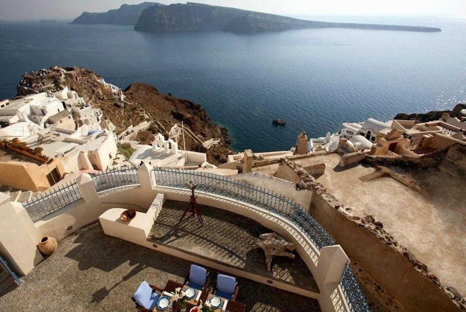 Luxury Santorini Villa Sunset Villa Jacuzzi Panoramic SunsetSea View 4 BDR Oia - Housity