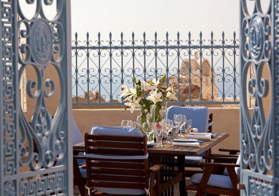 Luxury Santorini Villa Sunset Villa Jacuzzi Panoramic SunsetSea View 4 BDR Oia - Housity