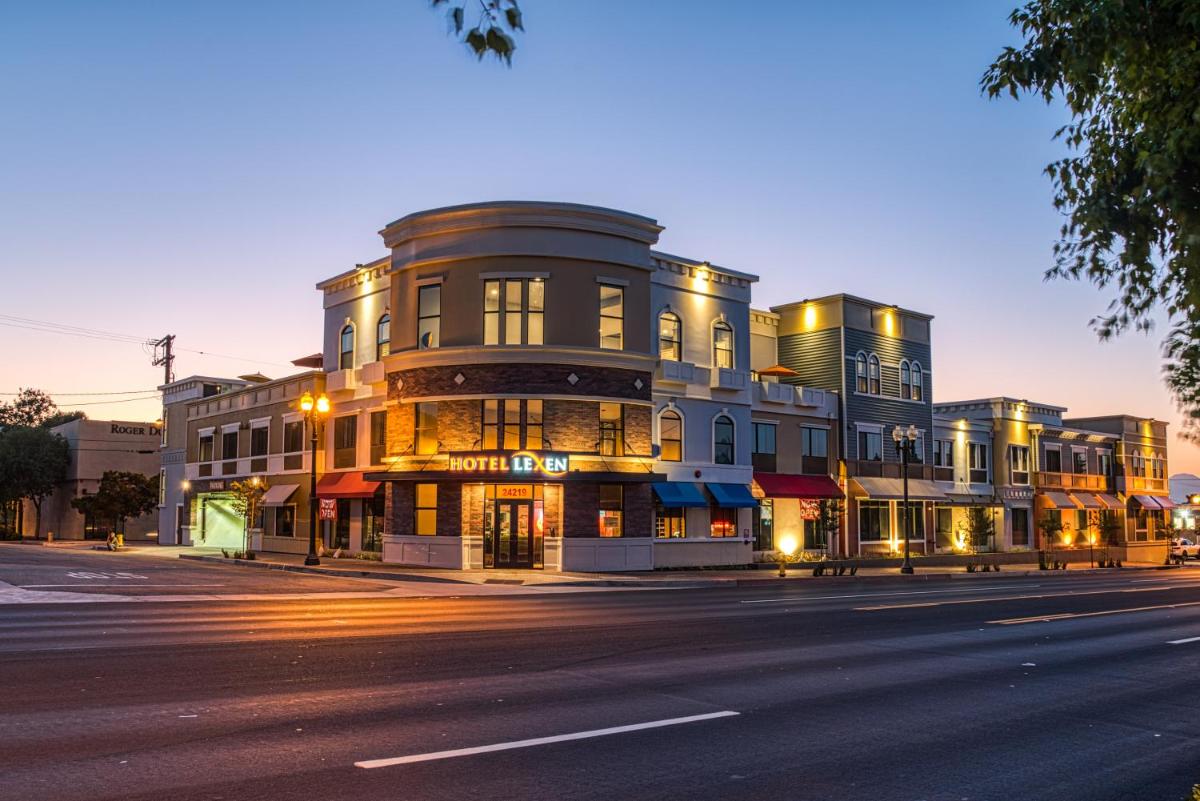 Hotel Lexen Newhall & Santa Clarita - Near Six Flags Magic Mountain - Housity