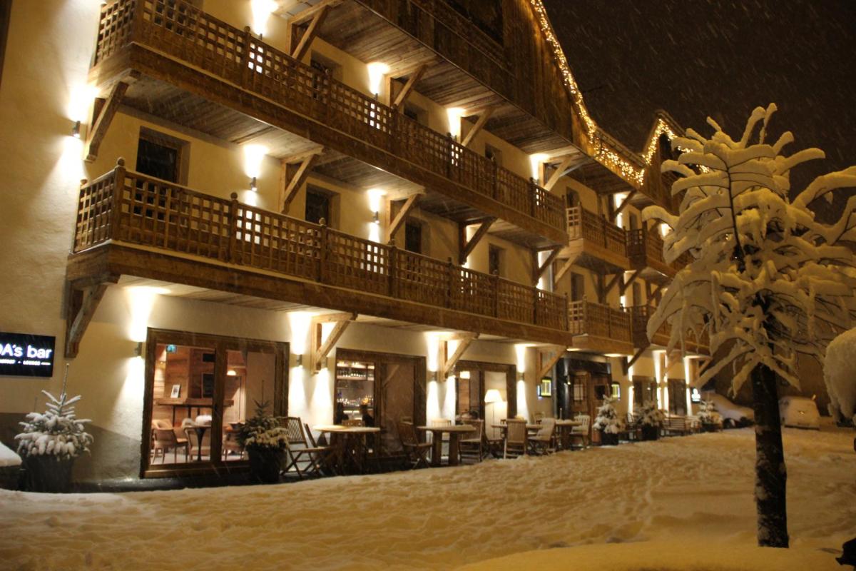 L'établissement Hotel Le V de Vaujany en hiver