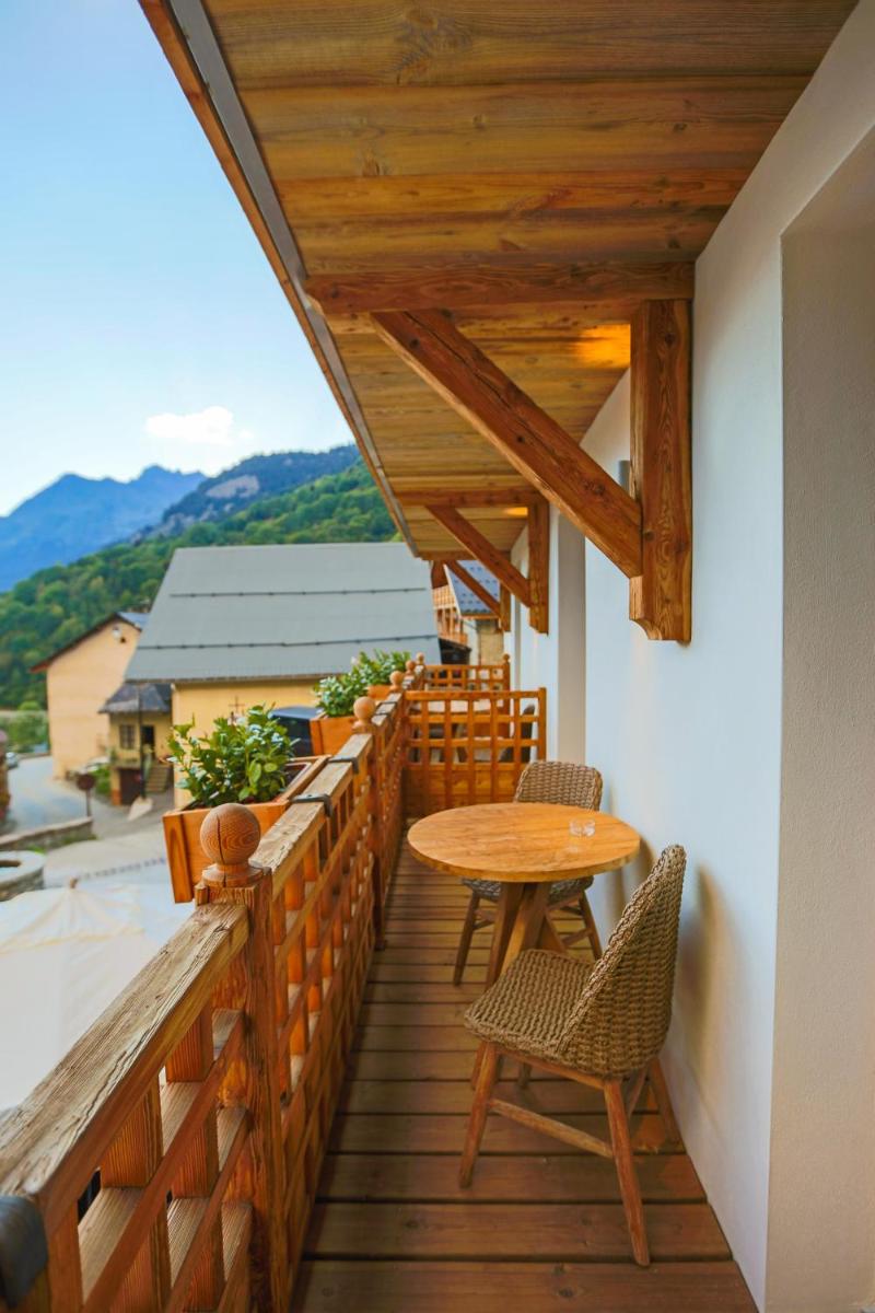 Vue générale sur la montagne ou vue sur la montagne depuis l'hôtel