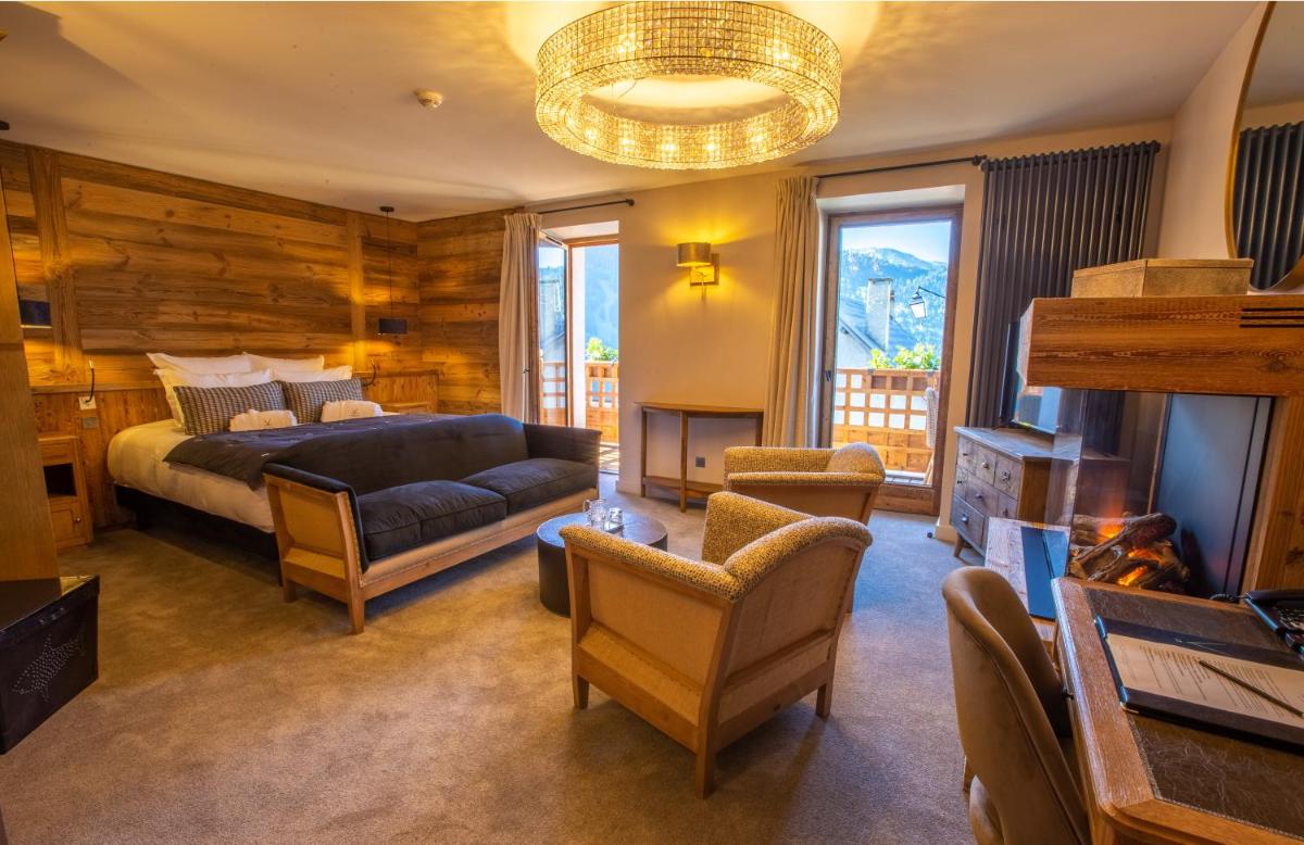 Coin salon dans l'établissement Hotel Le V de Vaujany