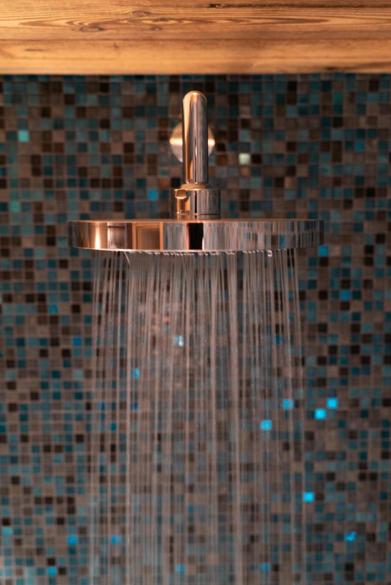 Salle de bains dans l'établissement Hotel Le V de Vaujany