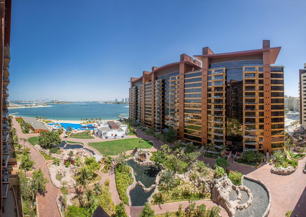 Luxury apartment with beach and sea view - Housity
