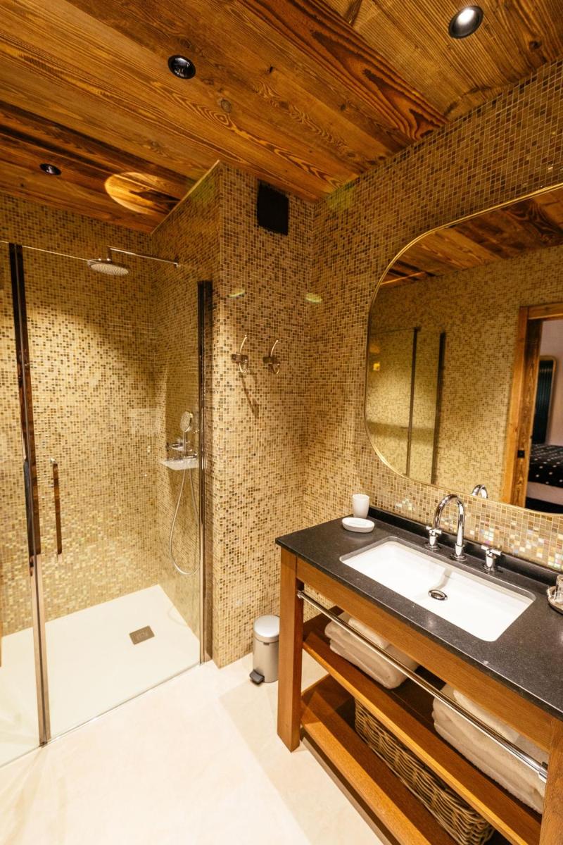 Salle de bains dans l'établissement Hotel Le V de Vaujany