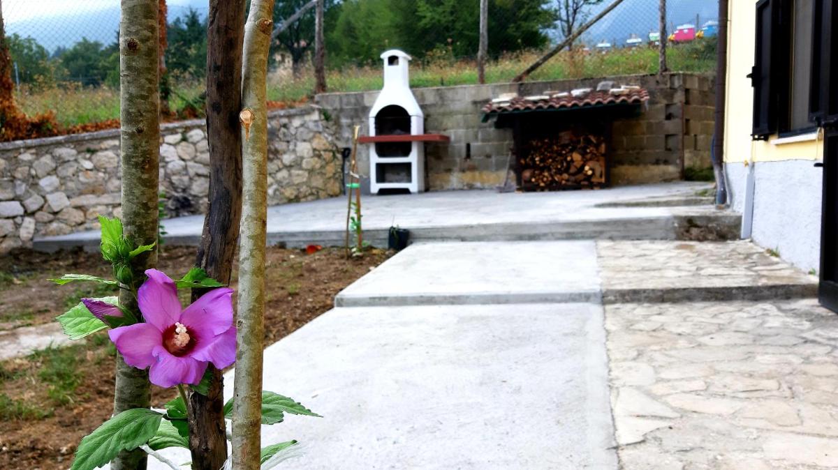 Casa ai piedi del monte Camicia - Housity