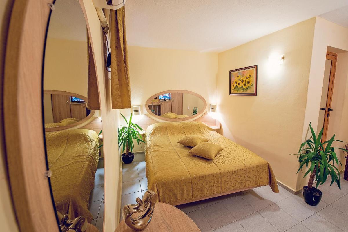 Hotel Color - Housity